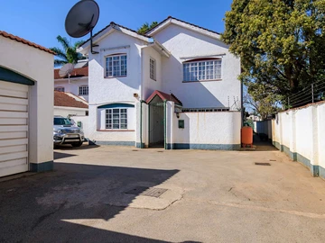 3 Bedroom Flat & Apartment