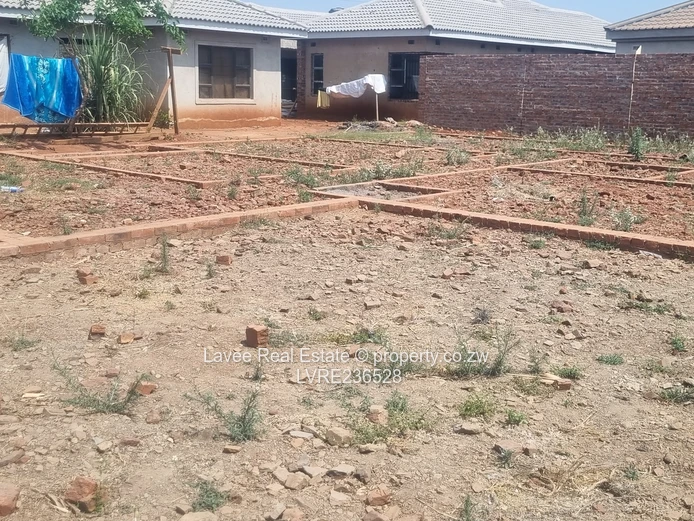 500m² Ashdown Park Stand — Walled 2 sides