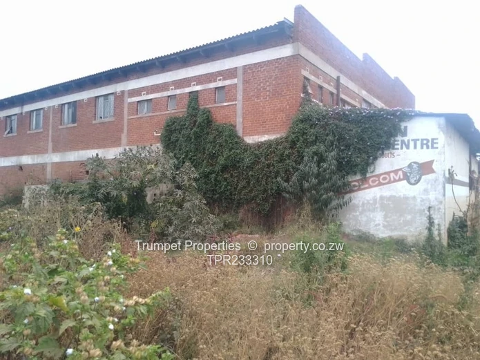 500m² Two-Storey Brick Retail Block with Yard – Warren Park (Sole Mandate)