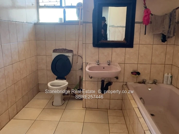 2 Bedroom Flat in Cbd For Sale