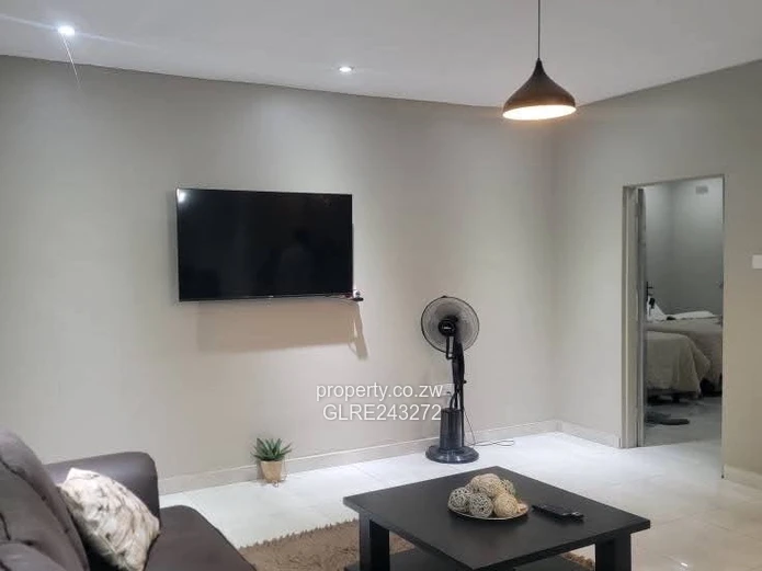 Ushewokunze: Secure Walled 3-Bed — Modern Kitchen & Borehole