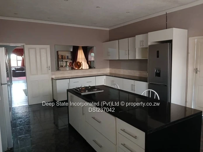 Borrowdale Pomona house for sale .