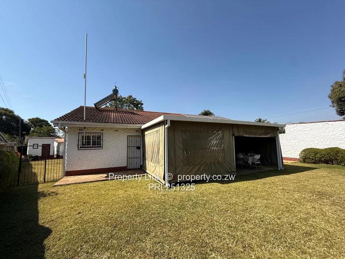 Spacious Family Home With Cottage, Pool & Borehole