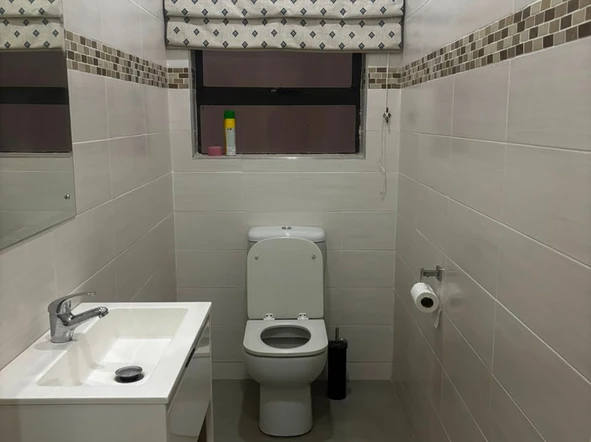 3 Bedroom Flat & Apartment