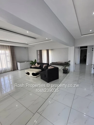 Modern 5-Bed Home on 1000m² in Zimre Park — Borehole