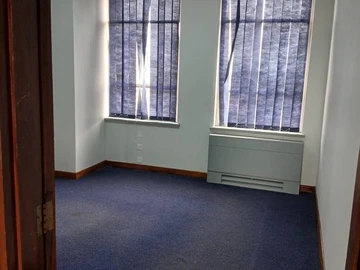 Very neat offices to let, upper CBD. Recently refurbished. Gross rent at USD1,600 per month.