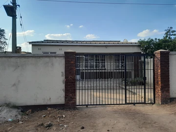 A Four bedroomed house to let in Mabvuku, Hara