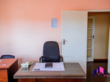 24 Bedroom Flat & Apartment