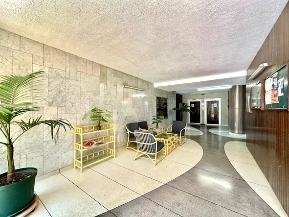 3 Bedroom Flat & Apartment