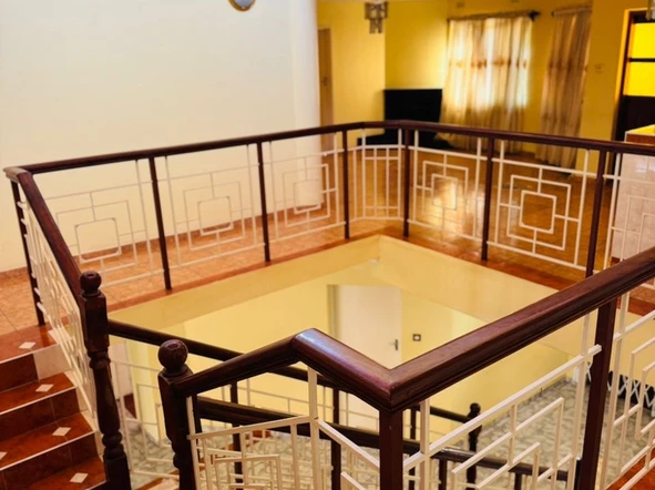5 Bedroom House