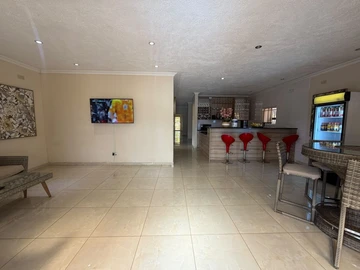 3 Bedroom Flat & Apartment