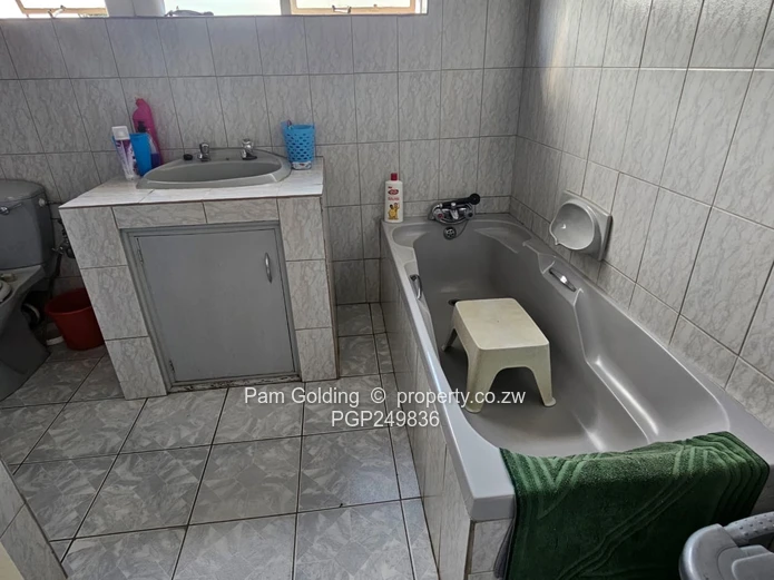 Immaculate 4 Bedroomed Family Residence