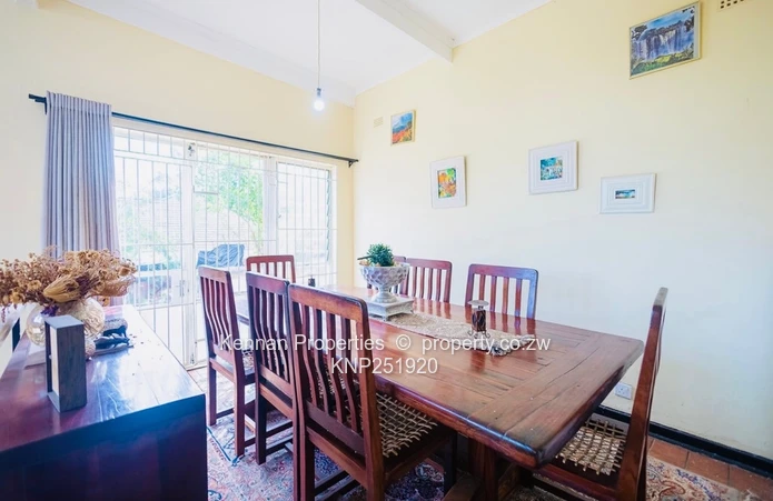 4 Bedroom house in Greystone Park with exceptional design potential.