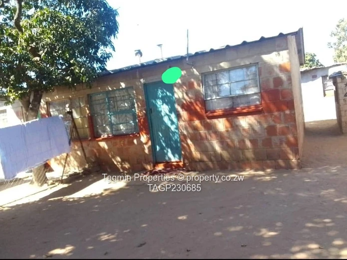 Zengeza 2 Chitungwiza Core house for sale 