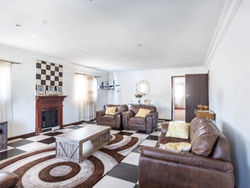 8 Bedroom House