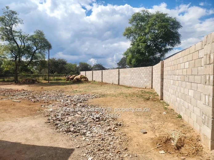 Hillside – Commercial Property For Rent