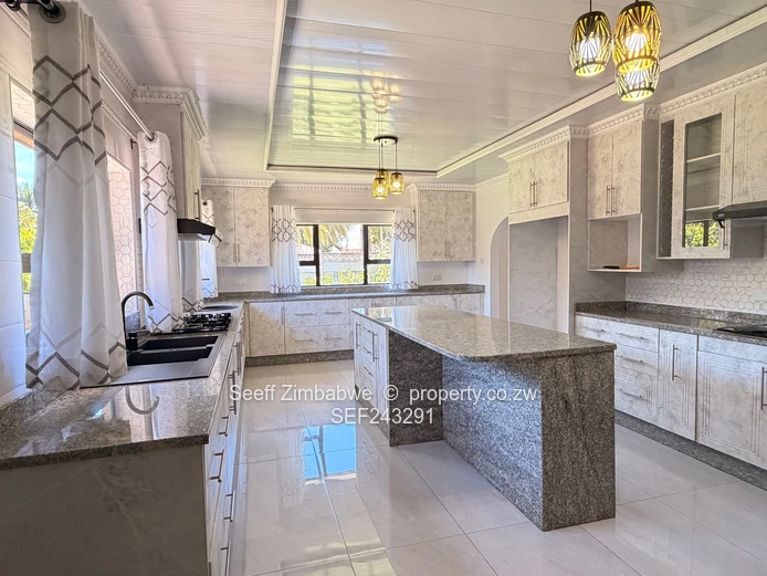 Exceptional 5-Bedroom Executive Home with Self-Contained Cottage – Old Windsor