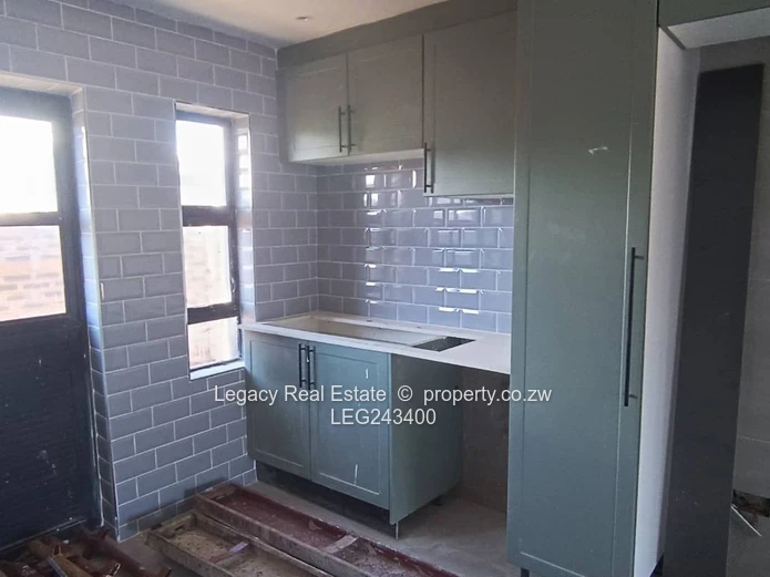 Secure And Well-Maintained 4 Bedroom House In Arlington Park