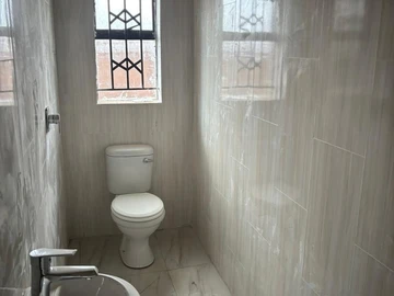 3 Bedroom Flat & Apartment