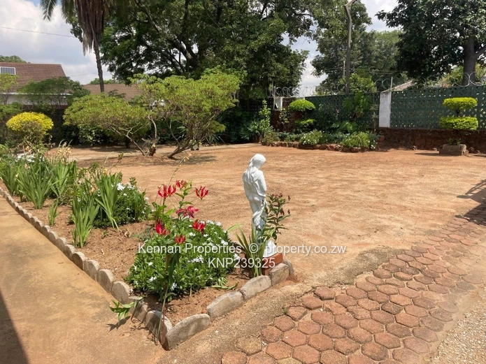 Breaside 1562 S/mtrs for sale 