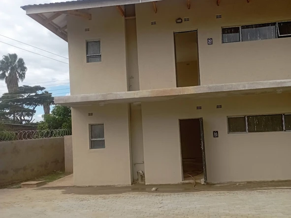 2 Bedroom Flat & Apartment