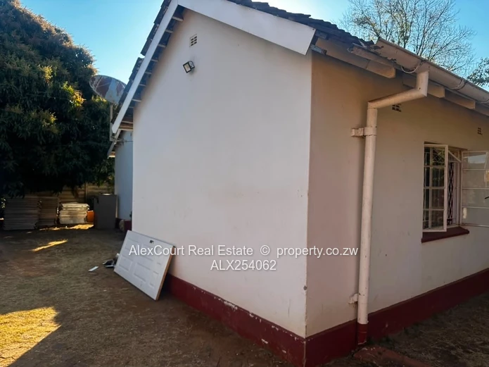 Smart Investment, Premium Location!!  (Sole Mandate)