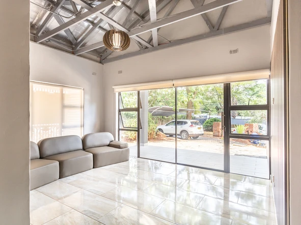 6 Bedroom House