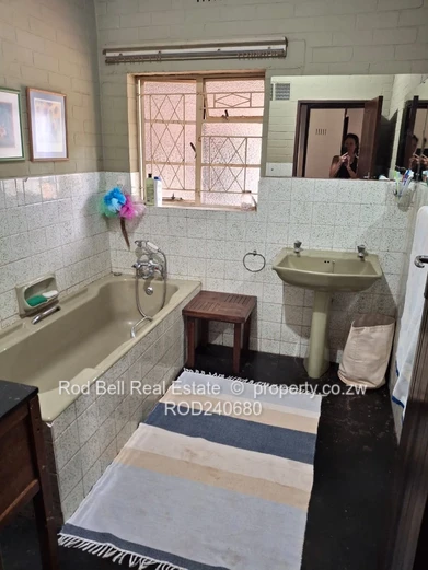 4 Bedroom House in Mandara