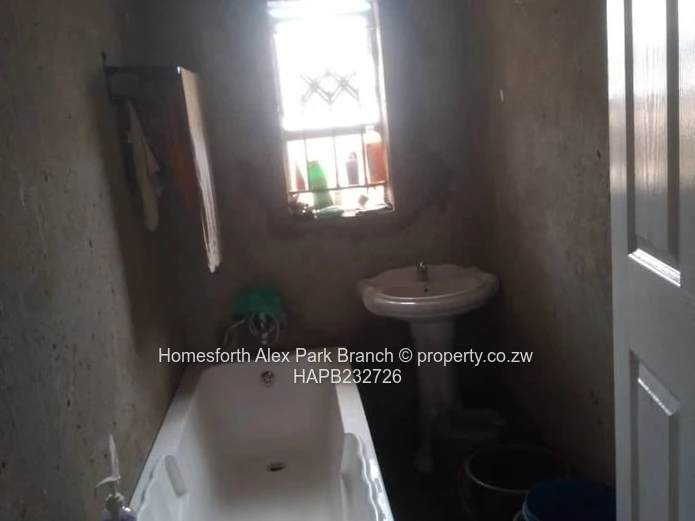 Warren Park D Graceland House (Sole Mandate)