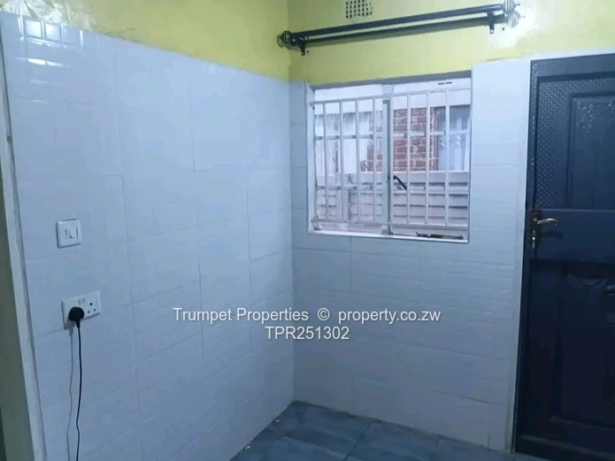 Secure 3-Bed Home in Mufakose - Walled, Verandah & ZESA