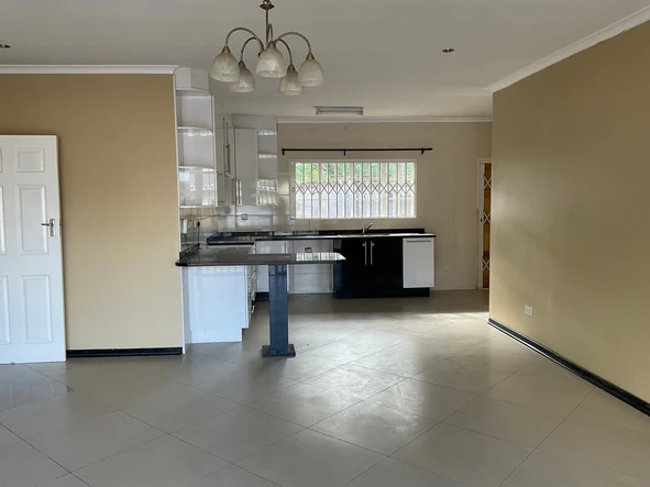 3 Bedroom Flat & Apartment