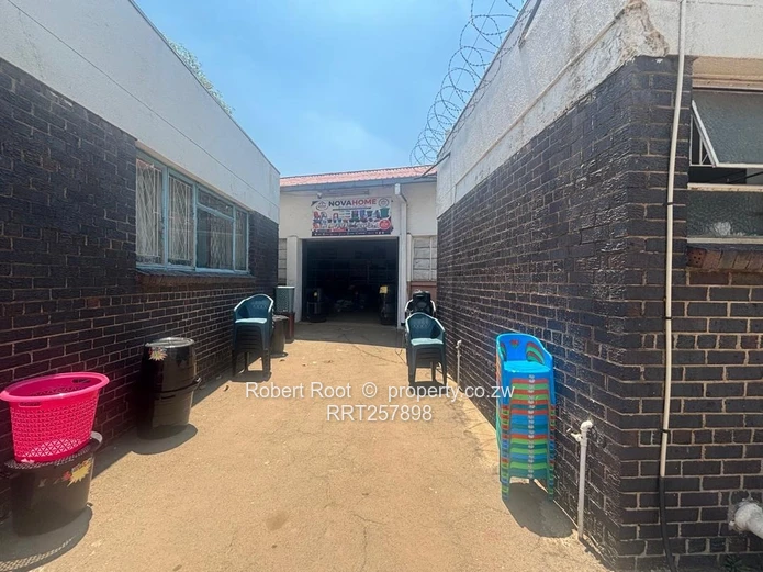 Warehouse and offices to let 