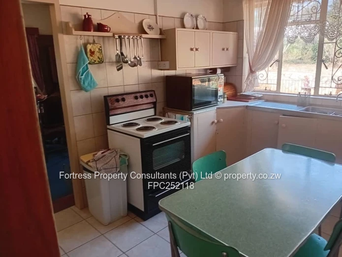 Spacious 3-Bed Home on 9 136m² with Massive Re-Development Potential