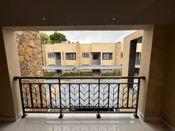 3 Bedroom Flat & Apartment