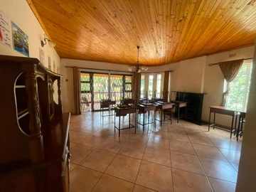 6 Bedroom House