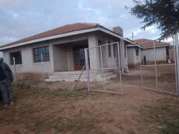 5 Bedroom House