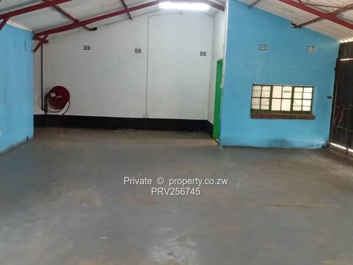 80+ sqm Warehouse / Shop Unit to Let – Facing Service Station Forecourt
