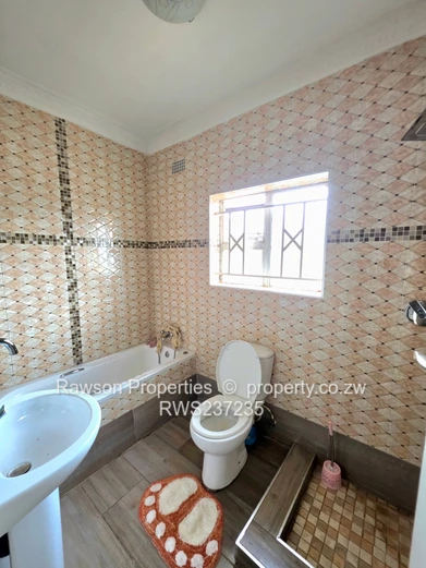 Neat as a pin! (Sole Mandate)