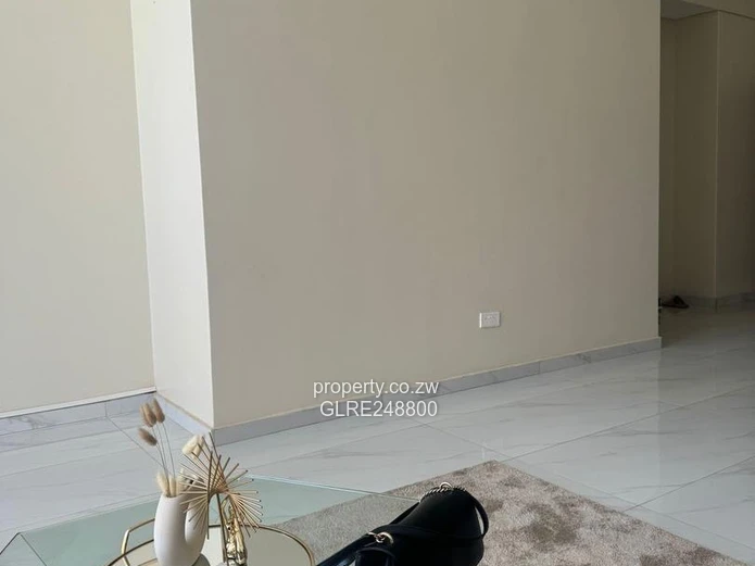 Spacious Glass-Front 3-Bed Townhouse in Bluff Hill - Borehole