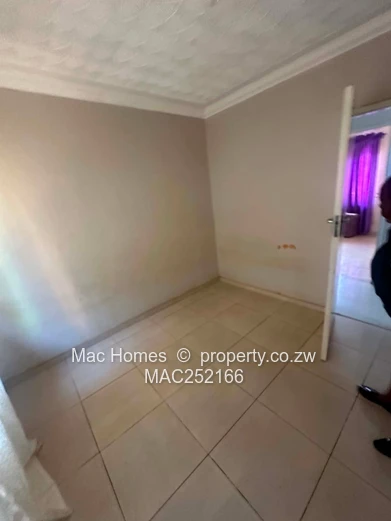 Hatcliffe: Modern 6-Bed, 3-Bath Home with Borehole (Sole Mandate)