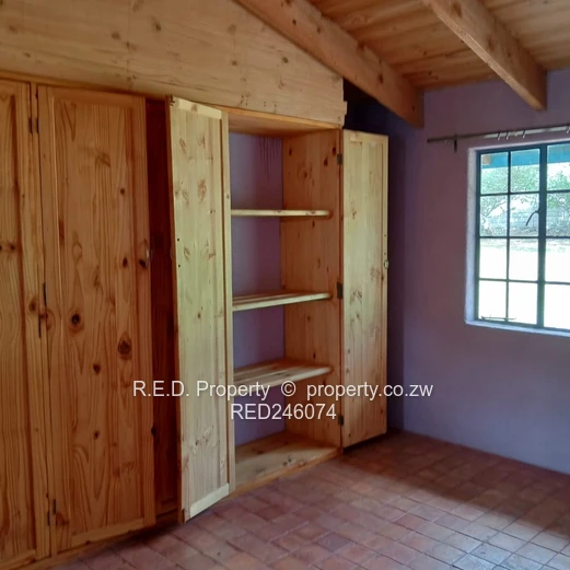 4-Bedroom Home In Hillside To Let !