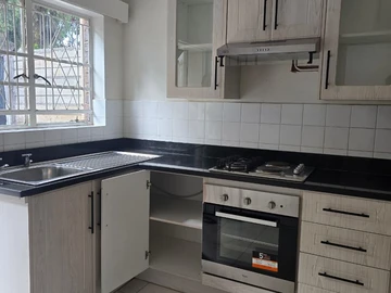 2 Bedroom Flat & Apartment