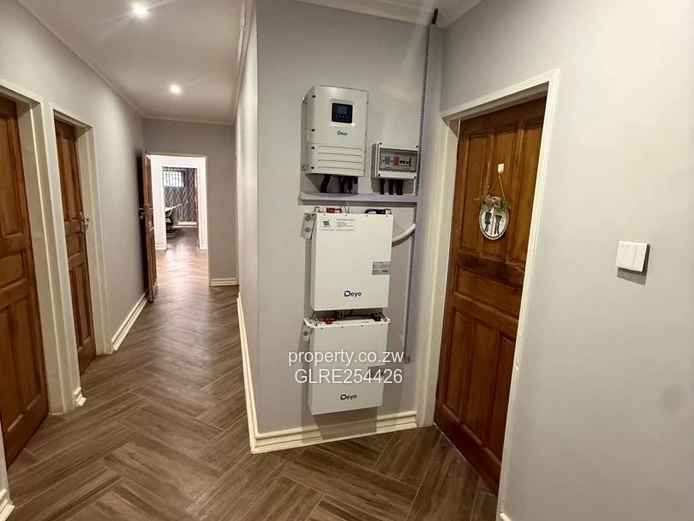 Greencroft Office 300m² – Modern Reception, Borehole