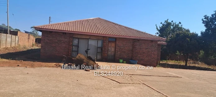 incomplete 5 bedroom house for sale in Tynwald 