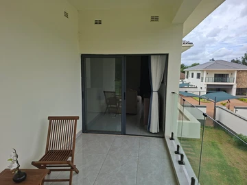 5 Bedroom Flat & Apartment