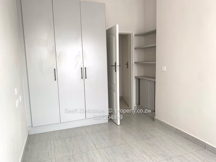 2 Bedroom Flat/Apartment for Sale in Vainona