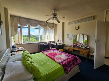 3 Bedroom Flat & Apartment