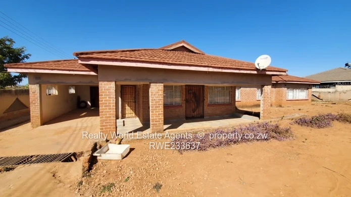 Four Beds House To Let In Chinhoyi Mapako Low Density