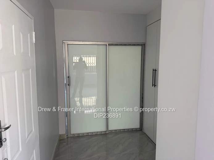 Stylish 4-Bed Fidelity Home - Fitted Kitchen & Tank