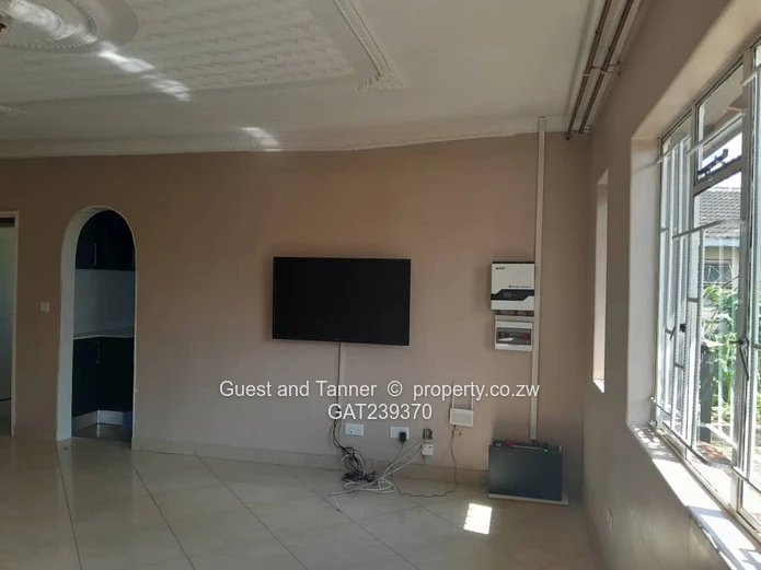 3BR Chadcombe House for Rent - Walled, Gated with Water Tank